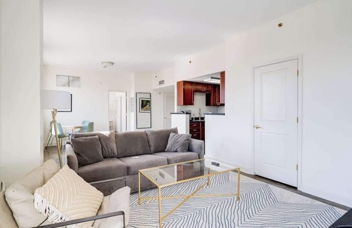 Old Louisville Apartment | Modern 2 BR Apartment in Historic Building