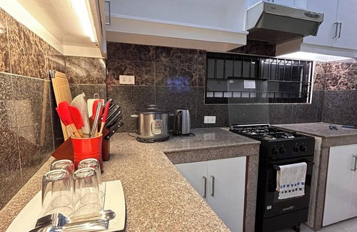 Balamban House | Modern 2 BR House -10min to Beach and Mountainn