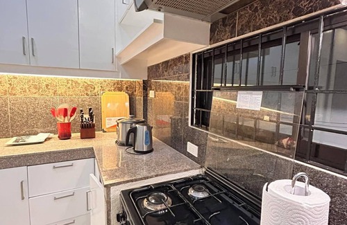 Balamban House | Modern 2 BR House -10min to Beach and Mountainn