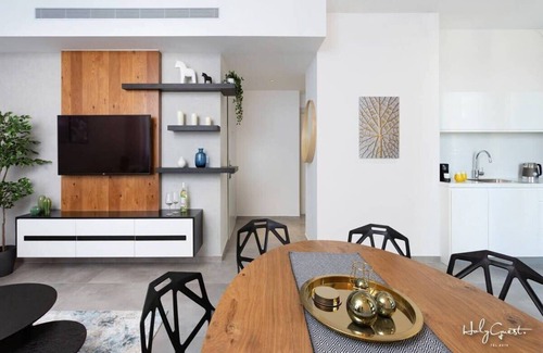 Kerem HaTeimanim Apartment | Modern 2 BR near Shouk Hacarmel by HolyGuest