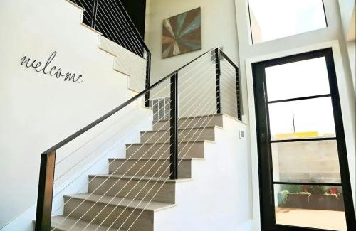 Central East Austin House | Modern 2-Home Private Oasis w Pool Hot Tub in DT