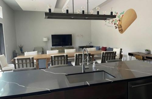 Central East Austin House | Modern 2-Home Private Oasis w Pool Hot Tub in DT