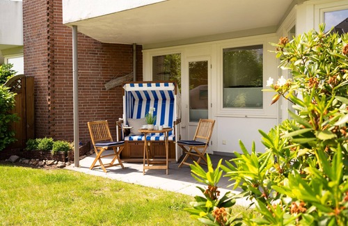 Westerland Apartment | Modern 2-room apartment with terrace, parking space, WLAN. Pets allowed.