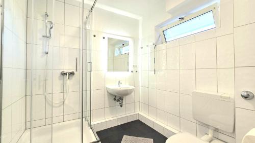 Iserlohn Apartment | Modern 2-Room Apartment with Free Parking & Free Wi-Fi in Iserlohn - SW01