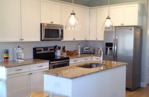 St. Augustine Beach House | Modern 2B Carriage House 300' from the beach, walk to restaurants, sleeps 4