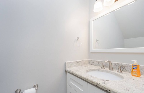 Pelham House | Modern 2B Townhome - 10 min from Oak Mtn State Park!