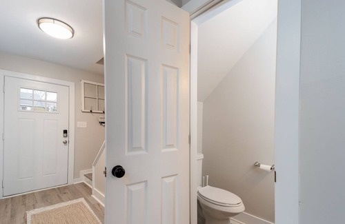 Pelham House | Modern 2B Townhome - 10 min from Oak Mtn State Park!