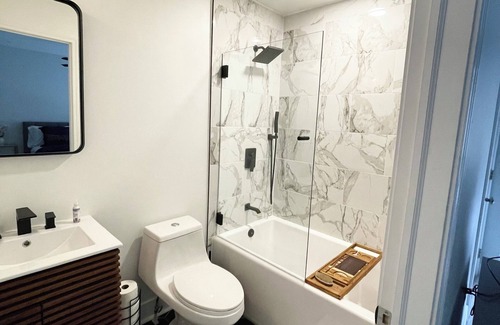 Southfield House | Modern 2bd 2.5bth townhome with comfy beds, chef kitchen & close to everywhere