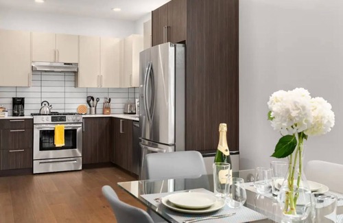 Genesee House | Modern 2BD House, West Seattle. A/C. Walk Score 95