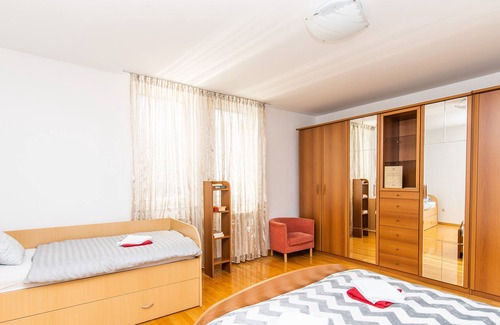 Old Town Apartment | Modern 2bdr Apartment in the Center- Free Parking