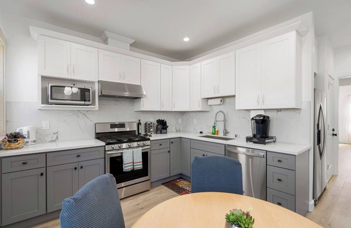 Excelsior House | Modern 2Bed 2Bath & parking in Excelsior