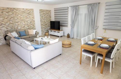 Koutsouras Apartment | Modern 2bedroom flat with spacious balcony 2