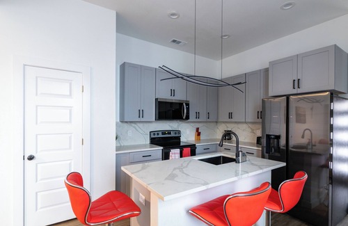 Cedar Crest House | Modern 2Bedroom house in Dallas with WiFi