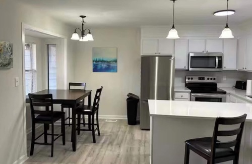 Westminster Condo | Modern 2BR/2BA peaceful forest-view condo in Westminster, near Lakes and Clemson