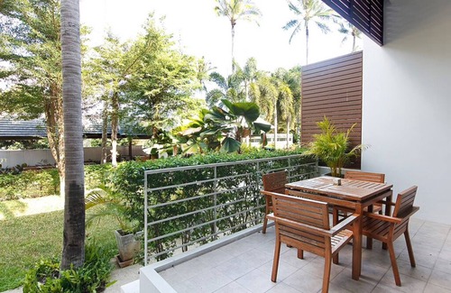 Choeng Mon Apartment | Modern 2BR+3BA Condo Near Beach Pools, Gym & Fast 1Gbps Internet