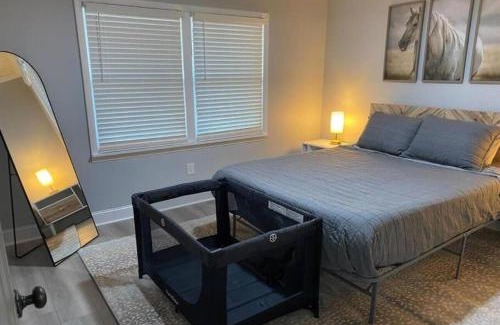 Asheboro Apartment | Modern 2BR Aparment near NC ZOO w Parking
