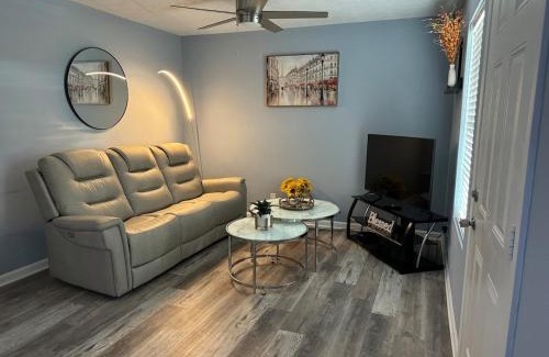 Shelbyville Apartment | Modern 2BR Apartment near Downtown Shelbyville
