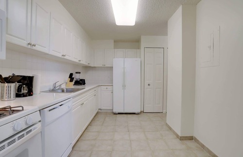 Crystal City Apartment | Modern 2BR Apt in Crystal City near D.C.