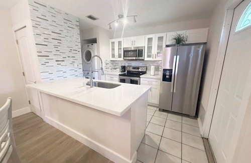 Coral Way House | Modern 2BR Central Miami duplex—WiFi + parking