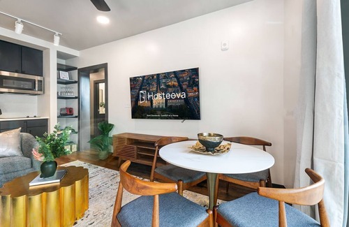 Central Business District Hotel | Modern 2BR Comfort Gem Condo with 2 Balconies