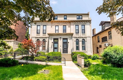 Hamilton Apartment | Modern 2BR Condo - Central Downtown