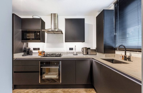 Hackney Apartment | Modern 2BR Duplex in Clapton, 1min Rectory Rd. St.