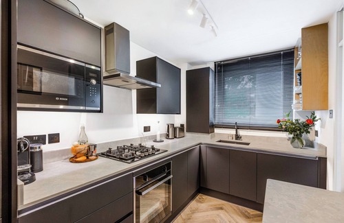 Hackney Apartment | Modern 2BR Duplex in Clapton, 1min Rectory Rd. St.