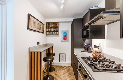 Hackney Apartment | Modern 2BR Duplex in Clapton, 1min Rectory Rd. St.