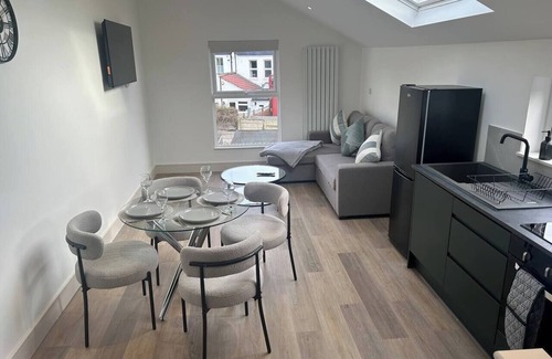 West Hendon Apartment | Modern 2BR flat in Hendon near Wembley Stadium