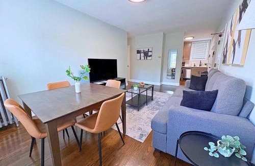Old Irving Park Apartment | Modern 2BR Haven in Chicago - Cullom C1