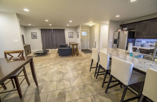 Dubuque House | Modern 2BR home centrally located in historic Dubuque