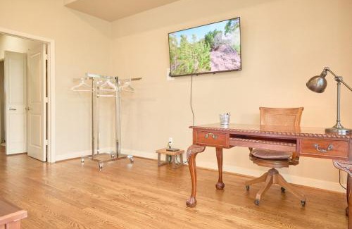 Washington Ave./ Memorial Park Apartment | Modern 2BR Home - Memorial Park