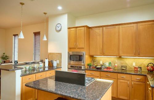 Washington Ave./ Memorial Park Apartment | Modern 2BR Home - Memorial Park