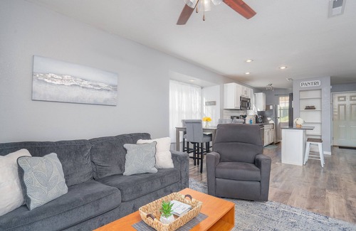 Indian Point Condo | Modern 2BR | HUGE Deck | SDC + Lake Access