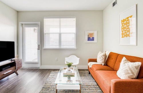Centerville Apartment | Modern 2BR in Fremont, Pool, Gym + Parking