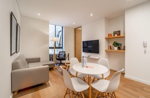 Antiguo Country Apartment | Modern 2BR in Parque Virrey