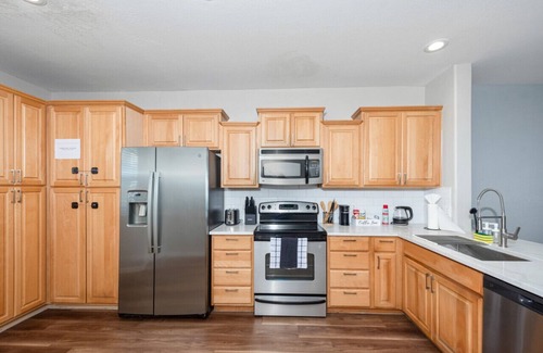 Tempe Apartment | Modern 2BR Near ASU|Pool, Gym & Pet-Frndly