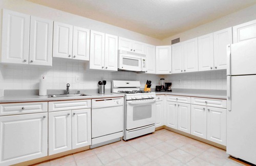 Pentagon City Apartment | Modern 2BR Oasis Near D.C.