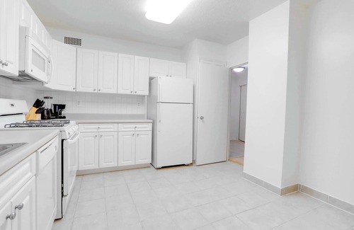 Pentagon City Apartment | Modern 2BR Oasis Near D.C.