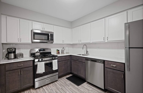 Rochester Apartment | Modern 2BR Retreat w/Pool & Gym | Near Downtown