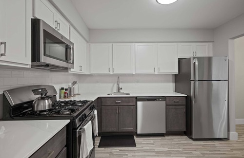 Rochester Apartment | Modern 2BR Retreat w/Pool & Gym | Near Downtown