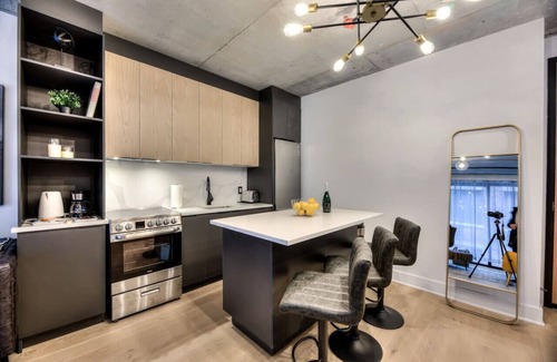 Old Montreal Apartment | Modern 2BR Suite Old Montreal B3