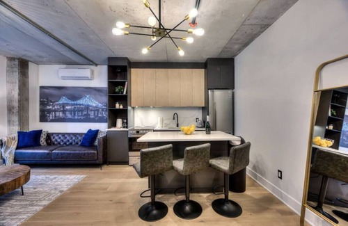 Cite Multimedia Apartment | Modern 2BR Suite Old Montreal B2