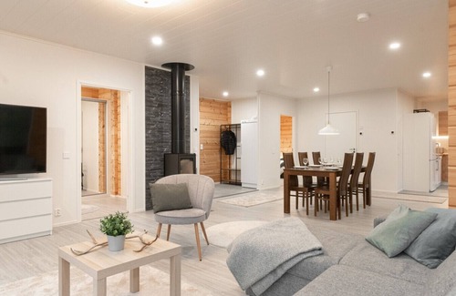 Aikkila Villa | Modern 2BR Villa in Rukatunturi close to the Ski Slopes