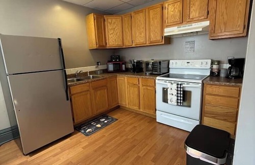 Morgantown Apartment | Modern 2BR w/Ensuite, Downtown Morgantown, WVU