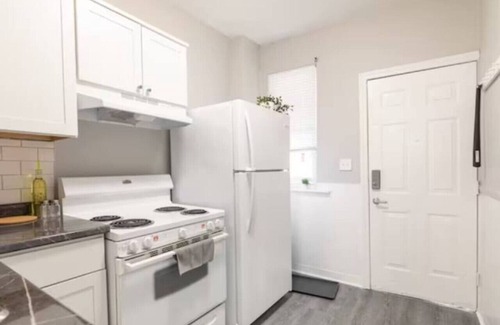 Walkerville Apartment | Modern 2BR Walkerville Stay w/Parking & WiFi