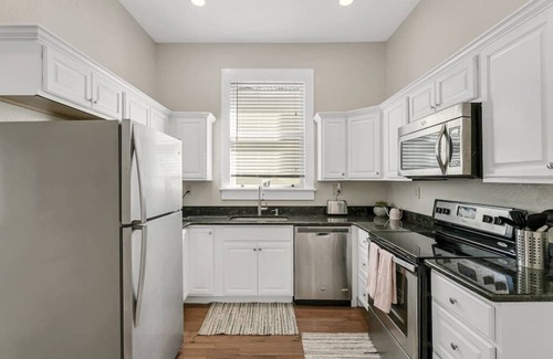 East Ybor House | Modern 3/1 Home 4 Blocks to 7th Ave in Ybor