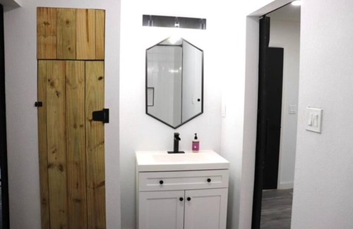 Amarillo House | Modern 3 Bdrm - i40 - 20 mins Palo Duro Canyon