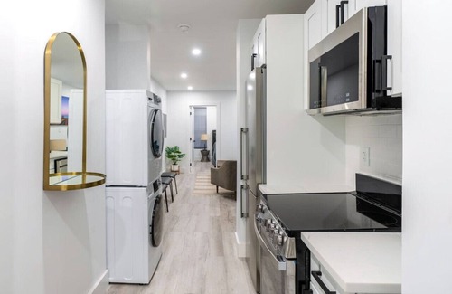 East Village Apartment | Modern 3 Bed 2 Bath East Village