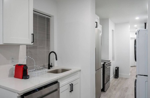 East Village Apartment | Modern 3 Bed 2 Bath East Village